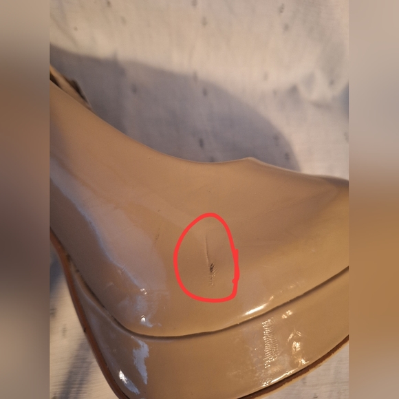 🐼CHINESE LAUNDRY women's beige heels. Close toed with buckle straps. Size 10 - Picture 11 of 11